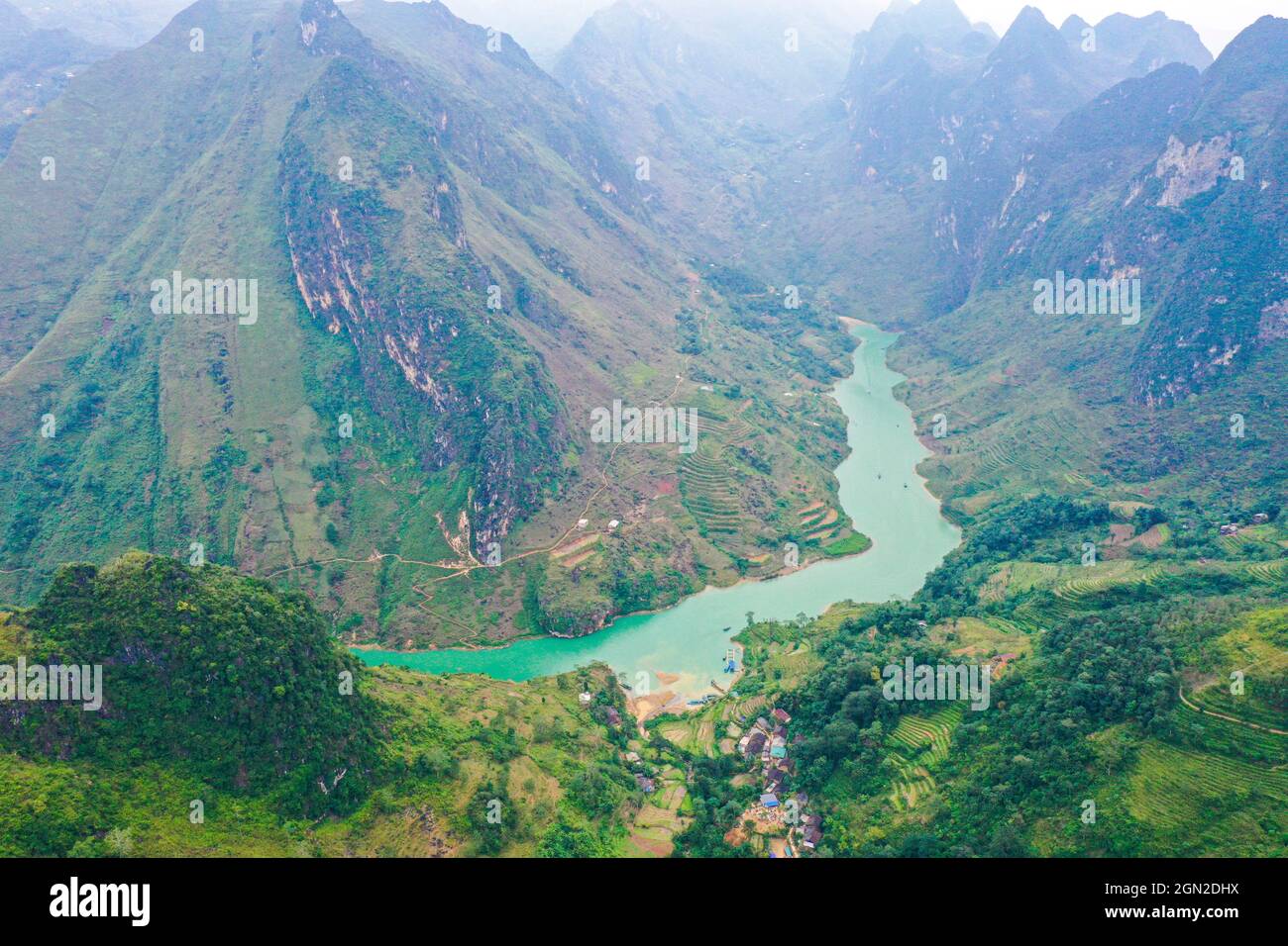 Passo di montagna ma Pi Leng nella provincia di ha giang nel nord del Vietnam Foto Stock