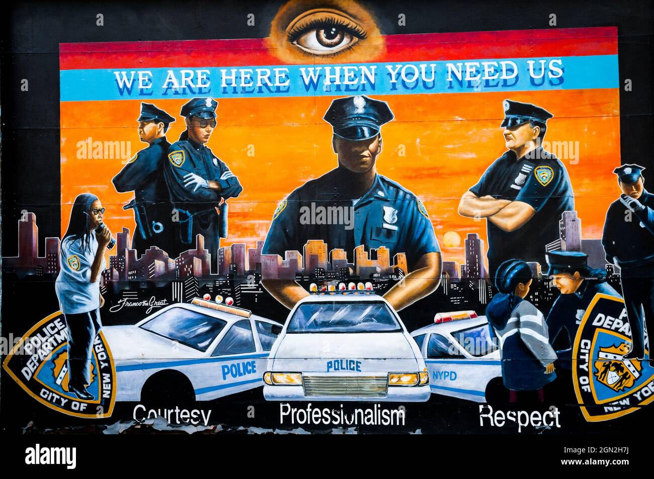 STATI UNITI. NEW YORK, MANHATTAN, GRAFFITI CHE RAPPRESENTA LA POLIZIA DI NEW YORK E IL SUO SLOGAN Foto Stock
