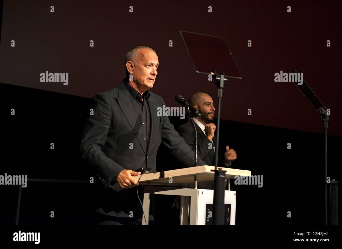 Tom Hanks parla all'Academy Museum of Motion Pictures di Los Angeles, California Foto Stock