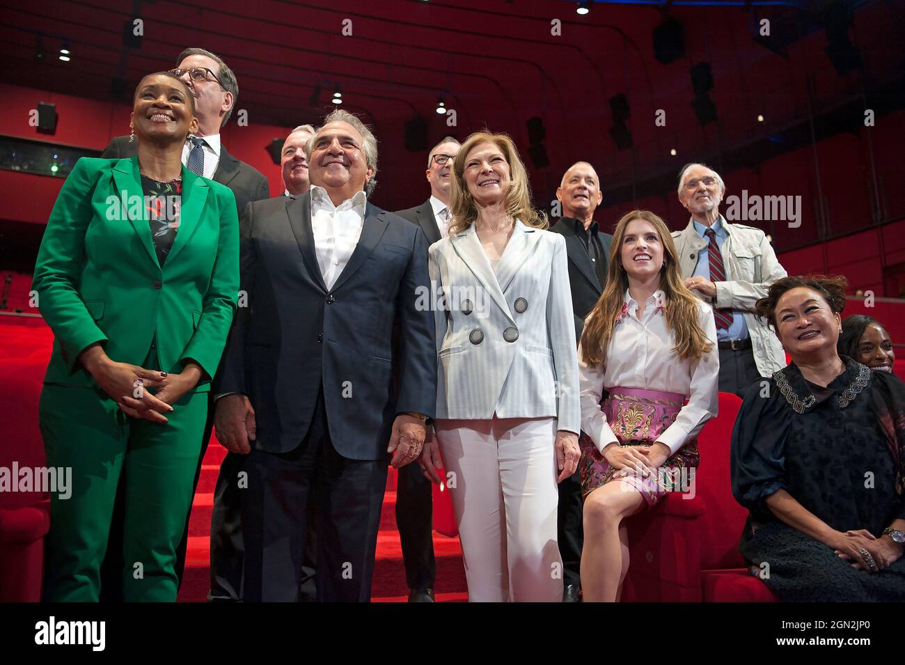 Girata di gruppo all'inaugurazione della stampa per l'Academy Museum of Motion Pictures, Los Angeles, California Foto Stock
