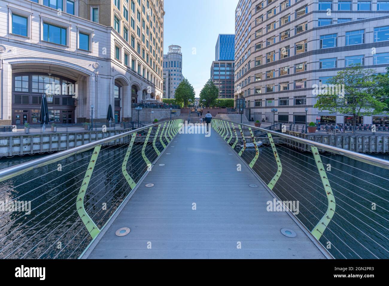 Vista del ponte pedonale a Canary Wharf, Docklands, Londra, Inghilterra, Regno Unito, Europa Foto Stock