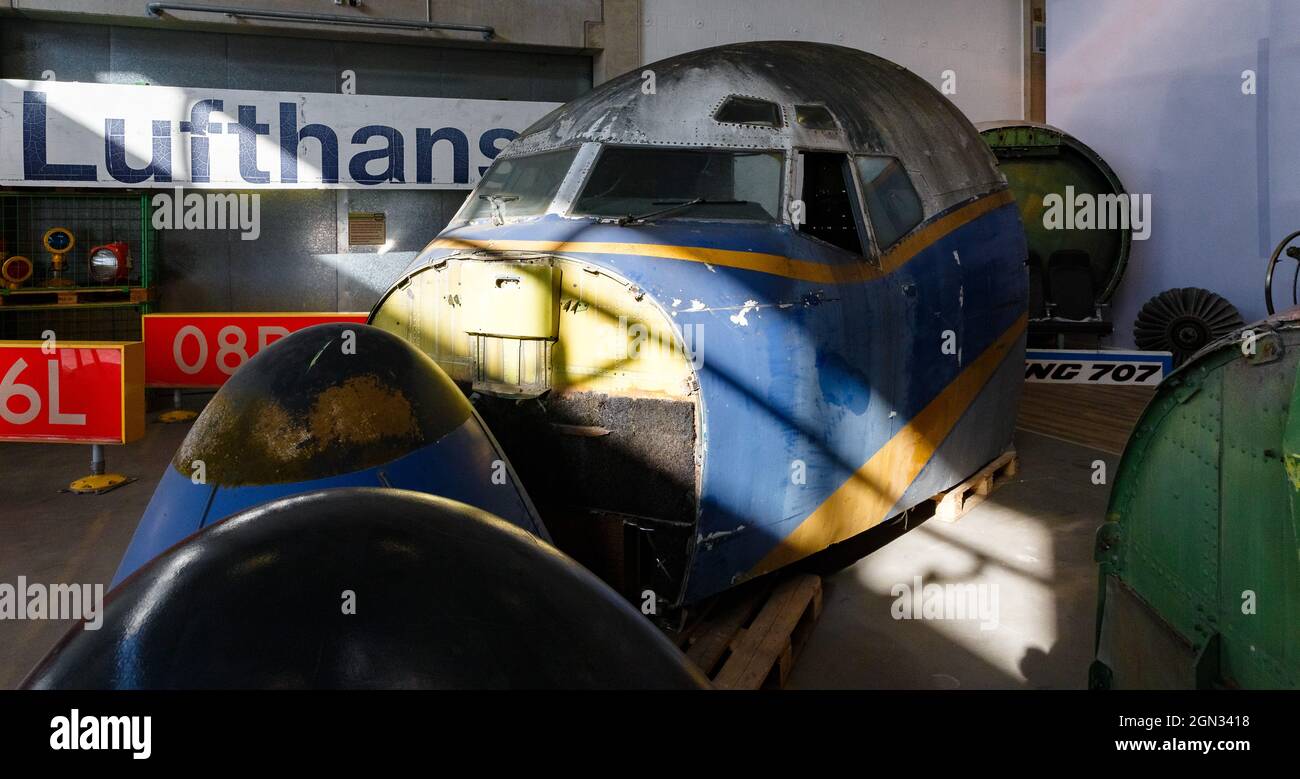 Amburgo, Germania. 22 settembre 2021. Il pozzetto di un Boeing 707 si trova in un magazzino. Componenti e articoli da collezione di questo e di un altro velivolo saranno venduti ad un'asta in linea a partire da settembre 24. Credit: Markus Scholz/dpa/Alamy Live News Foto Stock