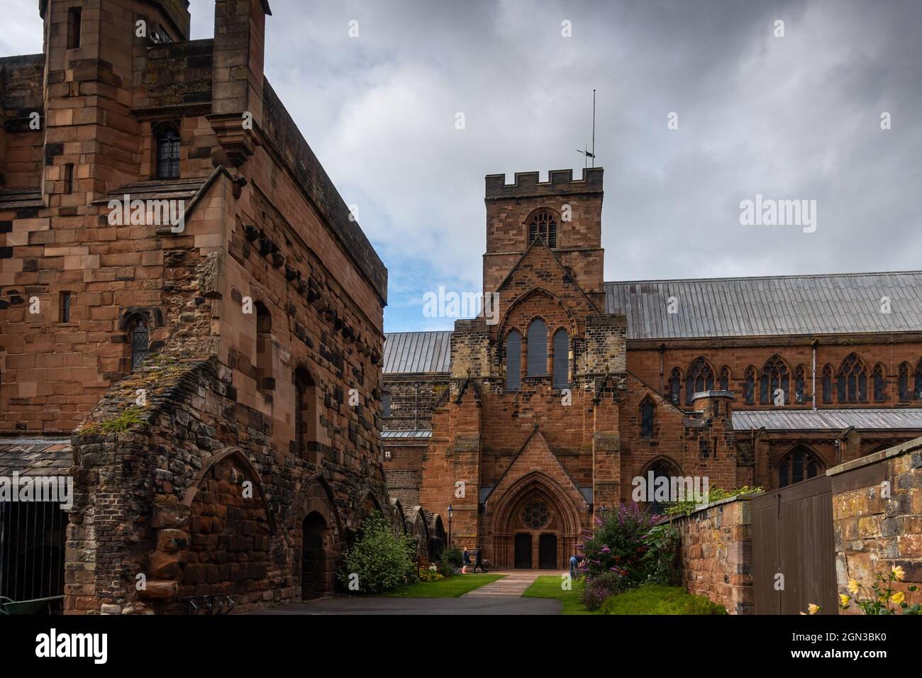 Carlisle Cathedral (la Chiesa Cattedrale della Santissima e indivisa Trinità) nella città settentrionale di Carlisle, Cumbria, Inghilterra, Regno Unito Foto Stock