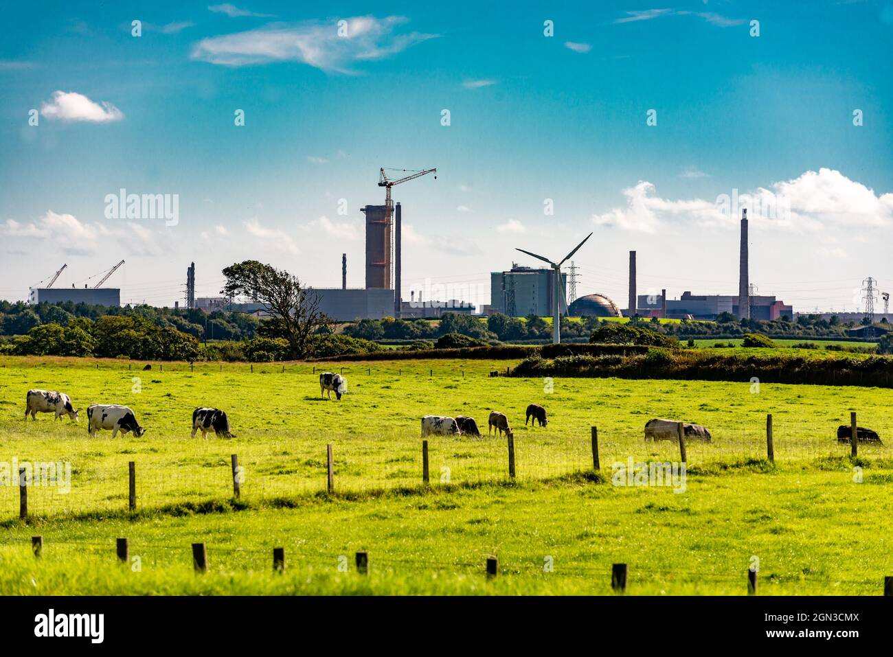 Sito di ritrattamento e smantellamento nucleare di Sellafield, vicino al villaggio di Seascale, sulla costa del Mare d'Irlanda, in Cumbria, Regno Unito Foto Stock