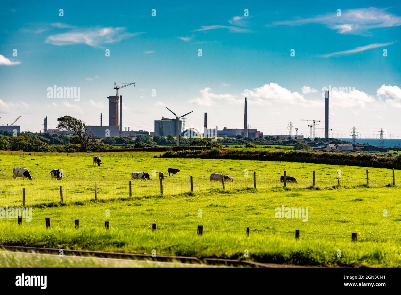 Sito di ritrattamento e smantellamento nucleare di Sellafield, vicino al villaggio di Seascale, sulla costa del Mare d'Irlanda, in Cumbria, Regno Unito Foto Stock