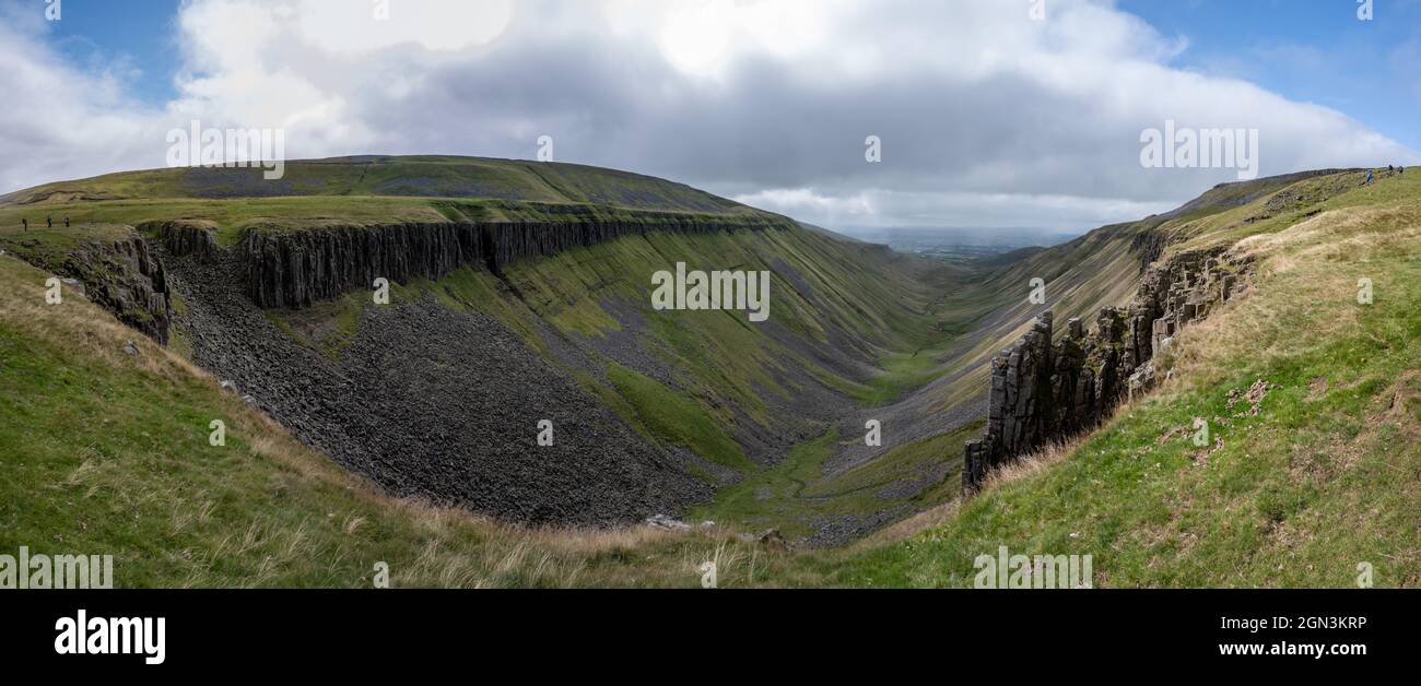 Vista panoramica della High Cup Gill dal bordo sulla Pennine Way Foto Stock