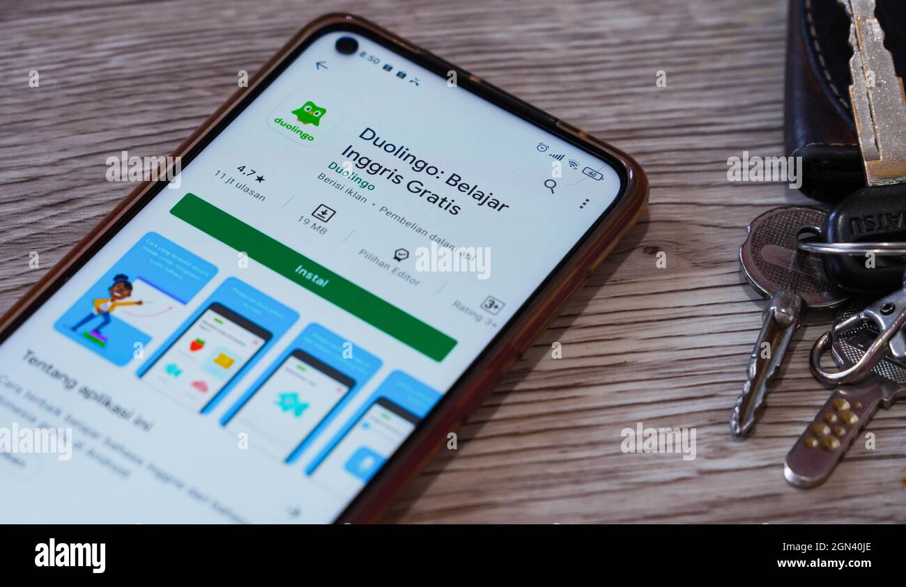 Jakarta, Indonesia-17 settembre 2021: Duolingo Apps sullo schermo del telefono il 17 settembre 2021. A Jakarta Indonesia. Foto Stock
