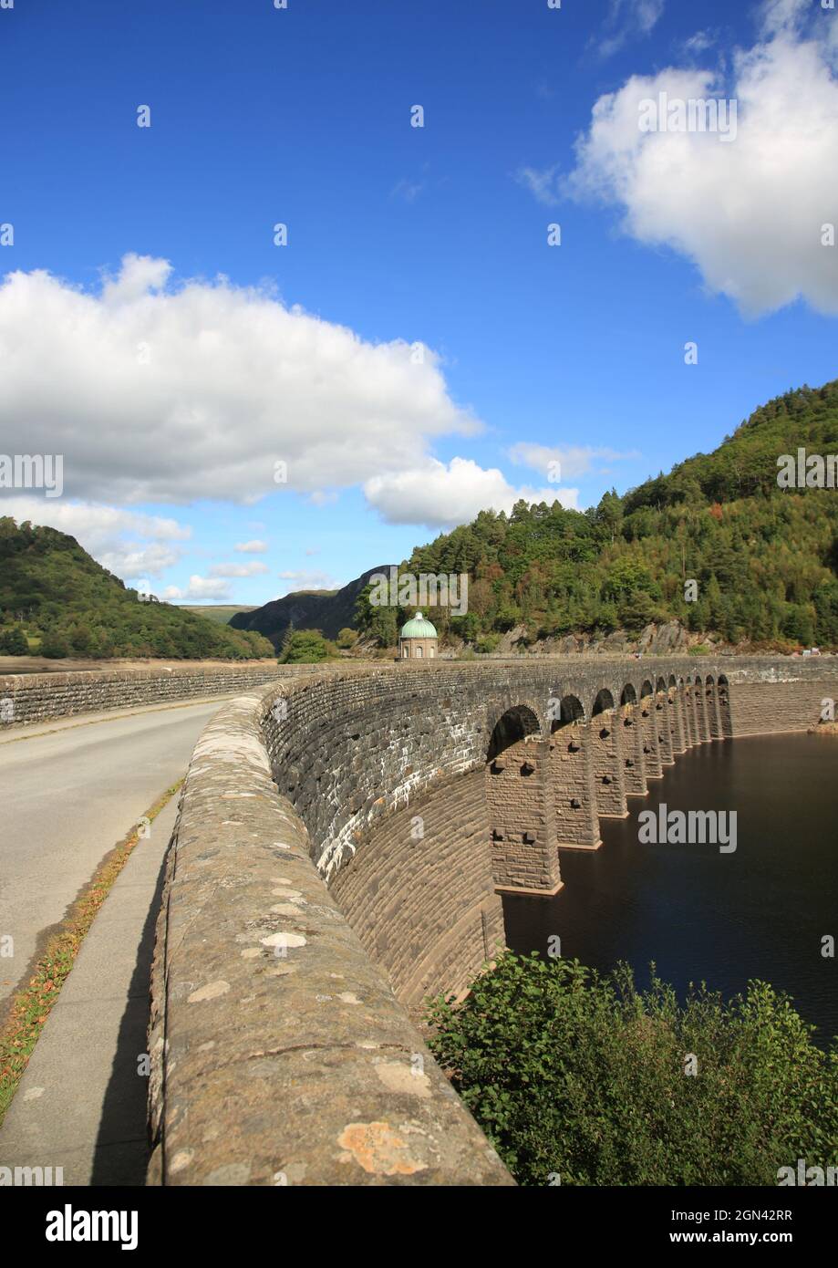 Diga di Garreg DU nella valle di Elan, Powys, Galles, Regno Unito. Foto Stock