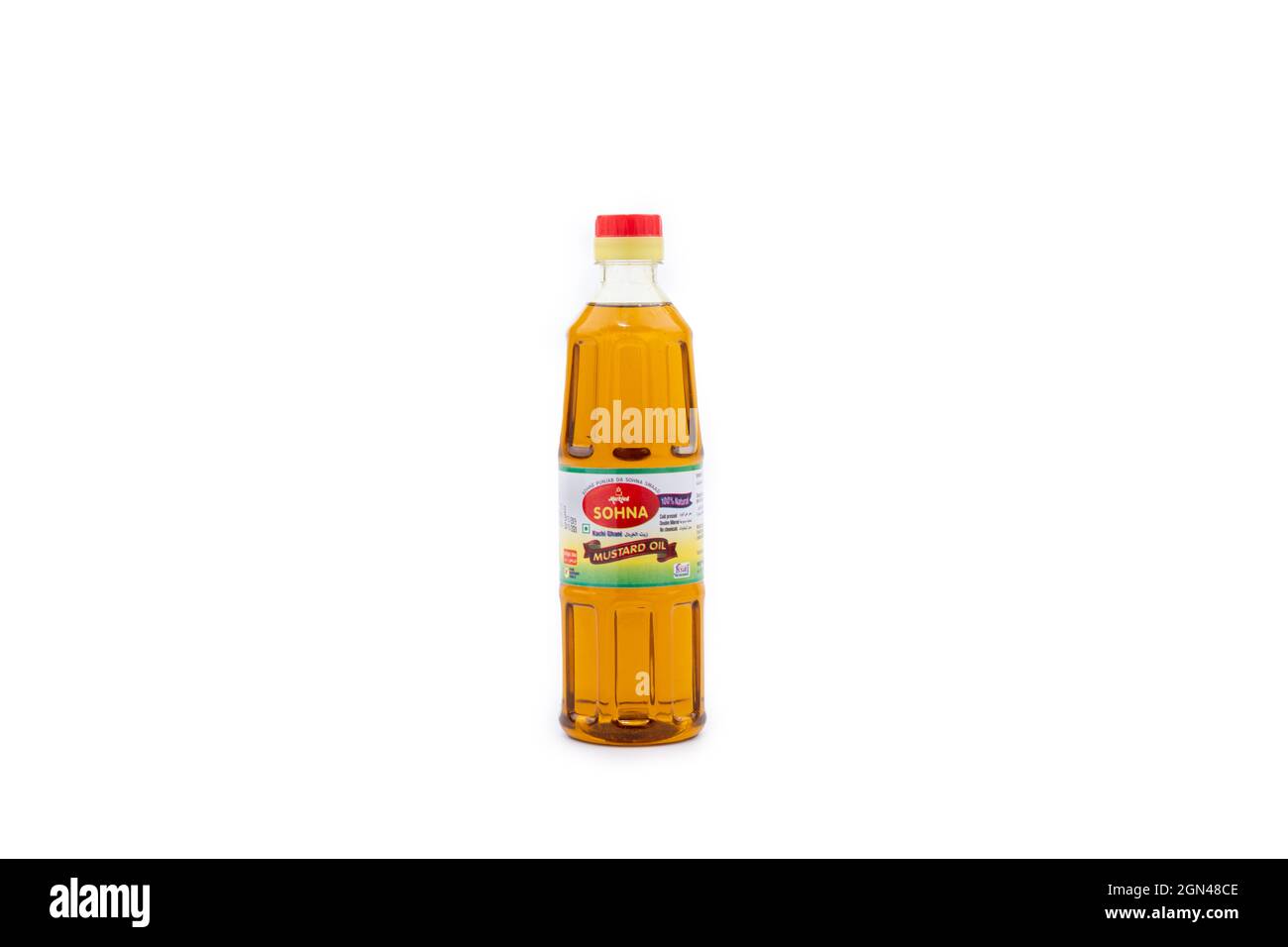 Bottiglia d'olio di Sohna in mostro su sfondo bianco. Foto Stock