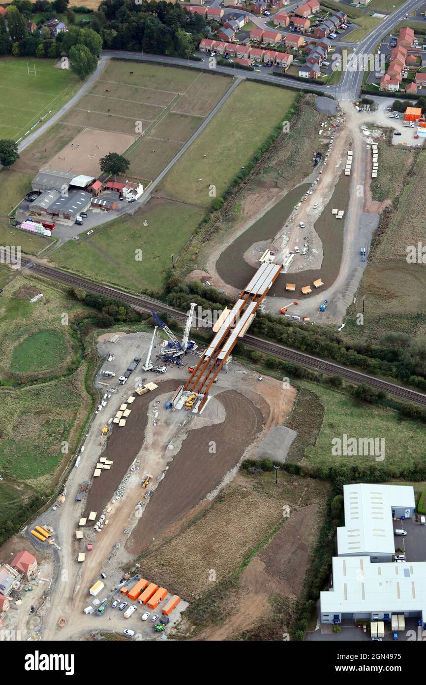 Vista aerea della nuova sezione di North Moor Road in costruzione a Northallerton, North Yorkshire Foto Stock