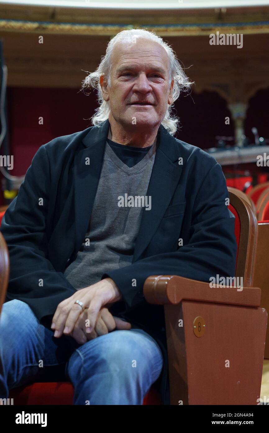 Madrid, Spagna. 22 settembre 2021. L'attore Lluis Homar ha visto posare durante la sessione di ritratti a Madrid. Credit: SOPA Images Limited/Alamy Live News Foto Stock