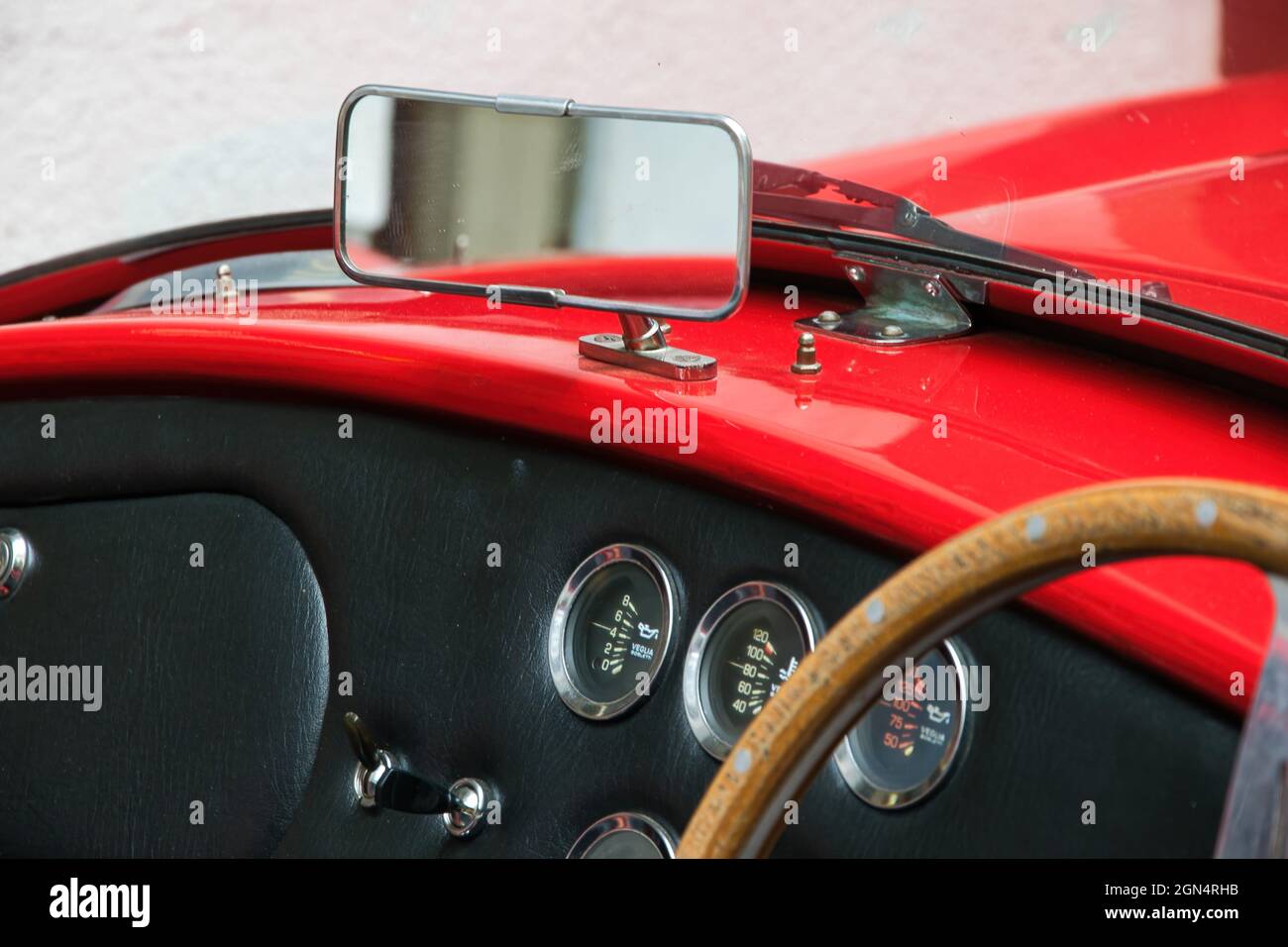 Shelby Cobra il mito .Red 1965 Shelby Cobra. Leggenda dell'auto Foto Stock