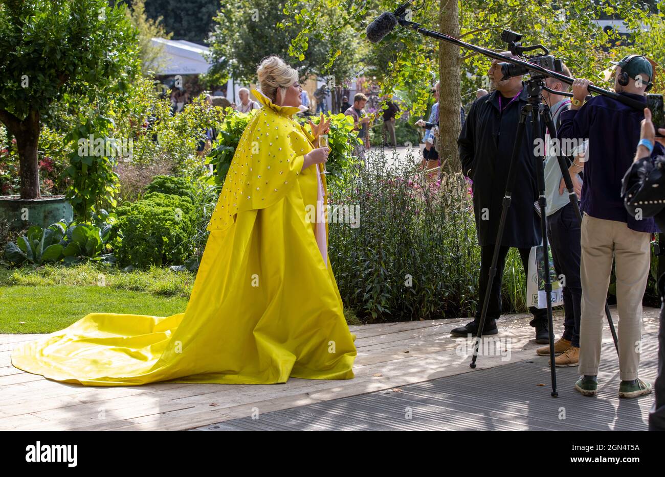 Personalità dei media e donna d'affari Gemma Collins al RHS Chelsea Flower Show. Foto Stock
