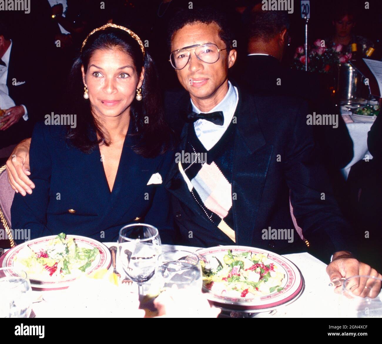 Il tennista americano Arthur Ashe e la moglie Jean, anni '90 Foto Stock