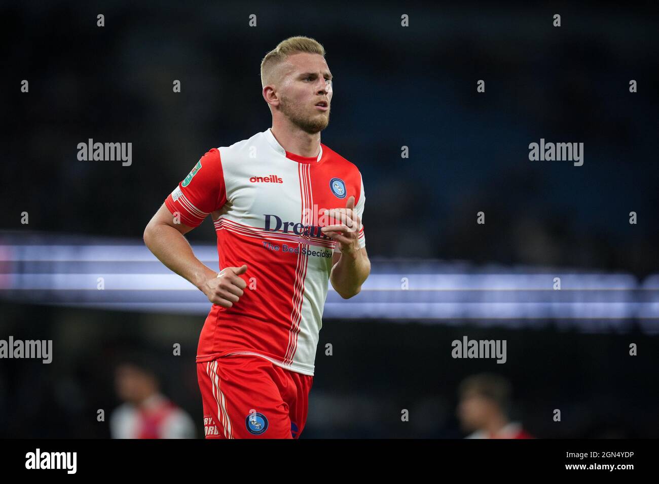 Manchester, Regno Unito. 21 settembre 2021. Jason McCarthy di Wycombe Wanderers durante la partita della Carabao Cup tra Manchester City e Wycombe Wanderers all'Etihad Stadium, Manchester, Inghilterra, il 21 settembre 2021. Foto di Andy Rowland. Credit: Prime Media Images/Alamy Live News Foto Stock