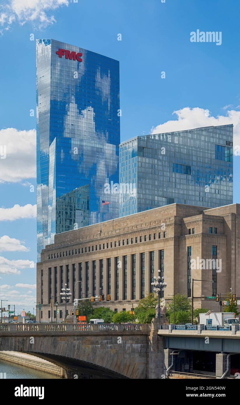 Cesar Pelli-progettato FMC Tower ed Evo Philly al CIRA Center South Apartments nano storico ufficio postale principale (ora uffici IRS) a University City. Foto Stock