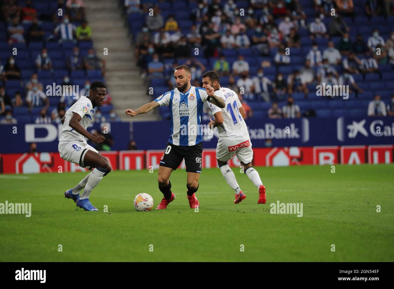 Barcellona, Spagna. 22 settembre 2021. Partita di calcio spagnola la Liga Espanyol vs Alaves allo stadio RCDE. 22 settembre 2021 Mamadou Loum N'Diaye and Darder 999/JGS/CORDONPRESSCordon Press Credit: CORDON PRESS/Alamy Live News Foto Stock