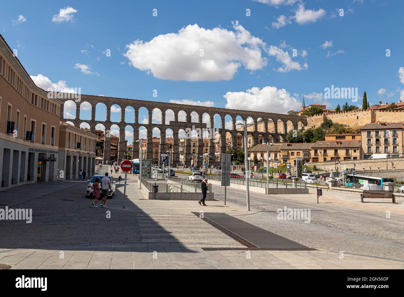 Segovia, Spagna. L'Acueducto de Segovia, un acquedotto romano o ponte d'acqua costruito nel i secolo d.C. Foto Stock