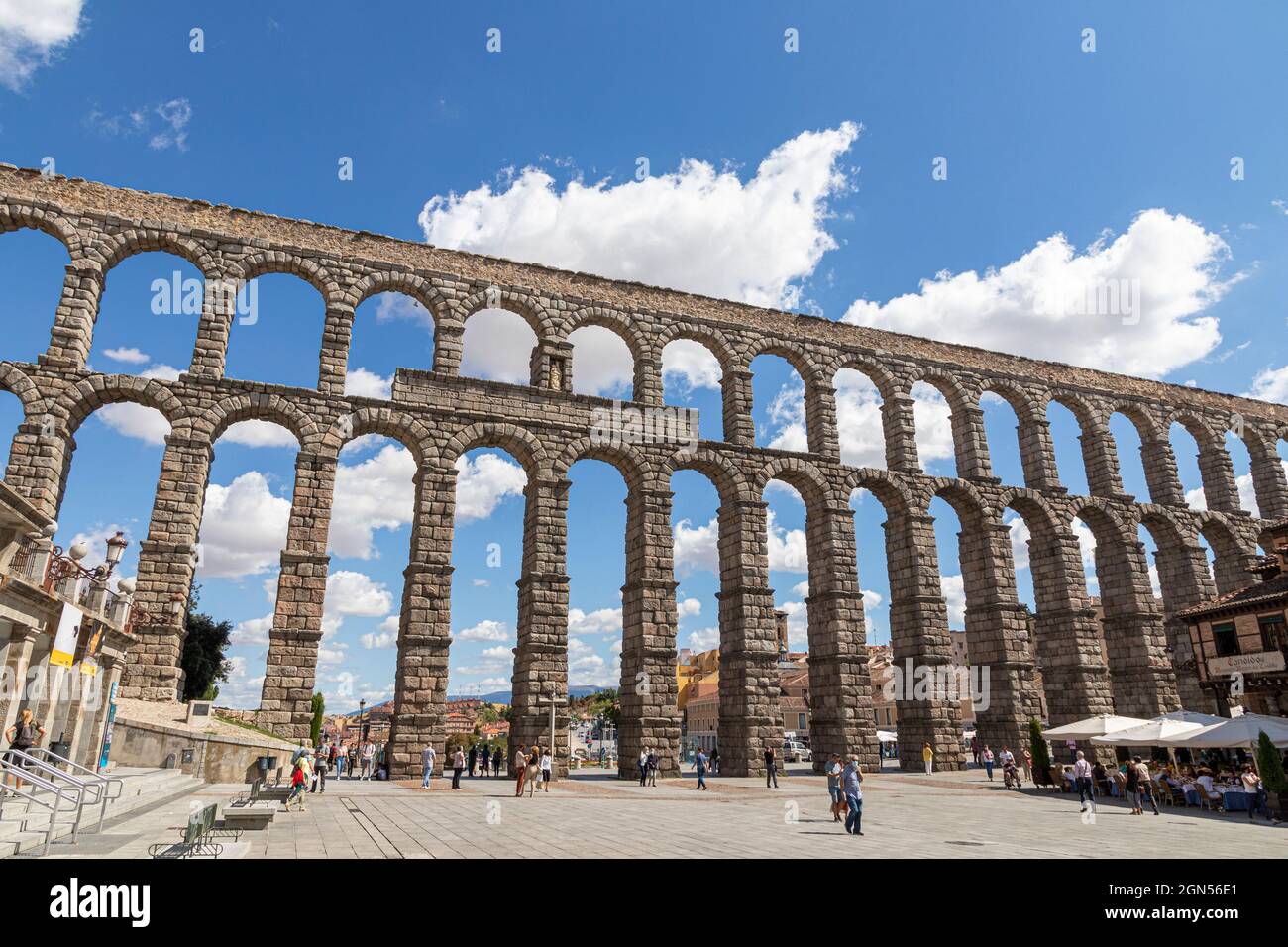 Segovia, Spagna. L'Acueducto de Segovia, un acquedotto romano o ponte d'acqua costruito nel i secolo d.C. Foto Stock