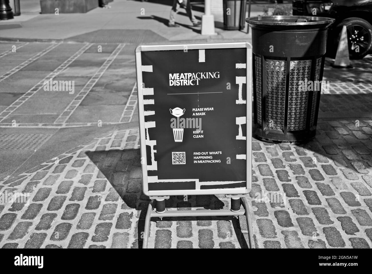 New York, NY, USA - 22 settembre 2021: Cartello Meatpacking District con suggerimenti per i visitatori Foto Stock