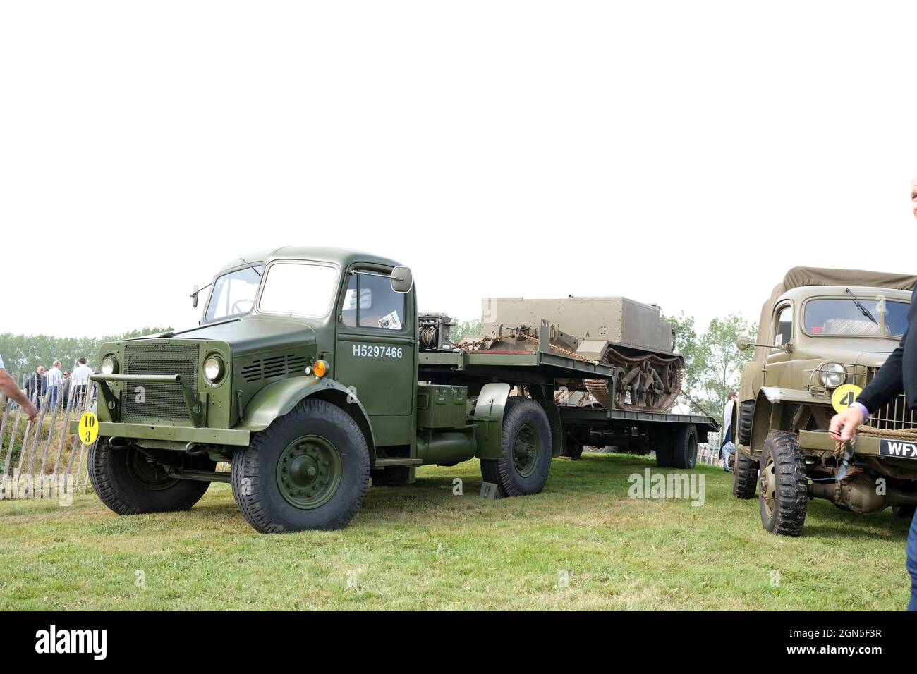 Settembre 2021 - Bedford OX Military Truck in mostra al Goodwood Revival Race meeting per auto d'epoca e moto. Foto Stock