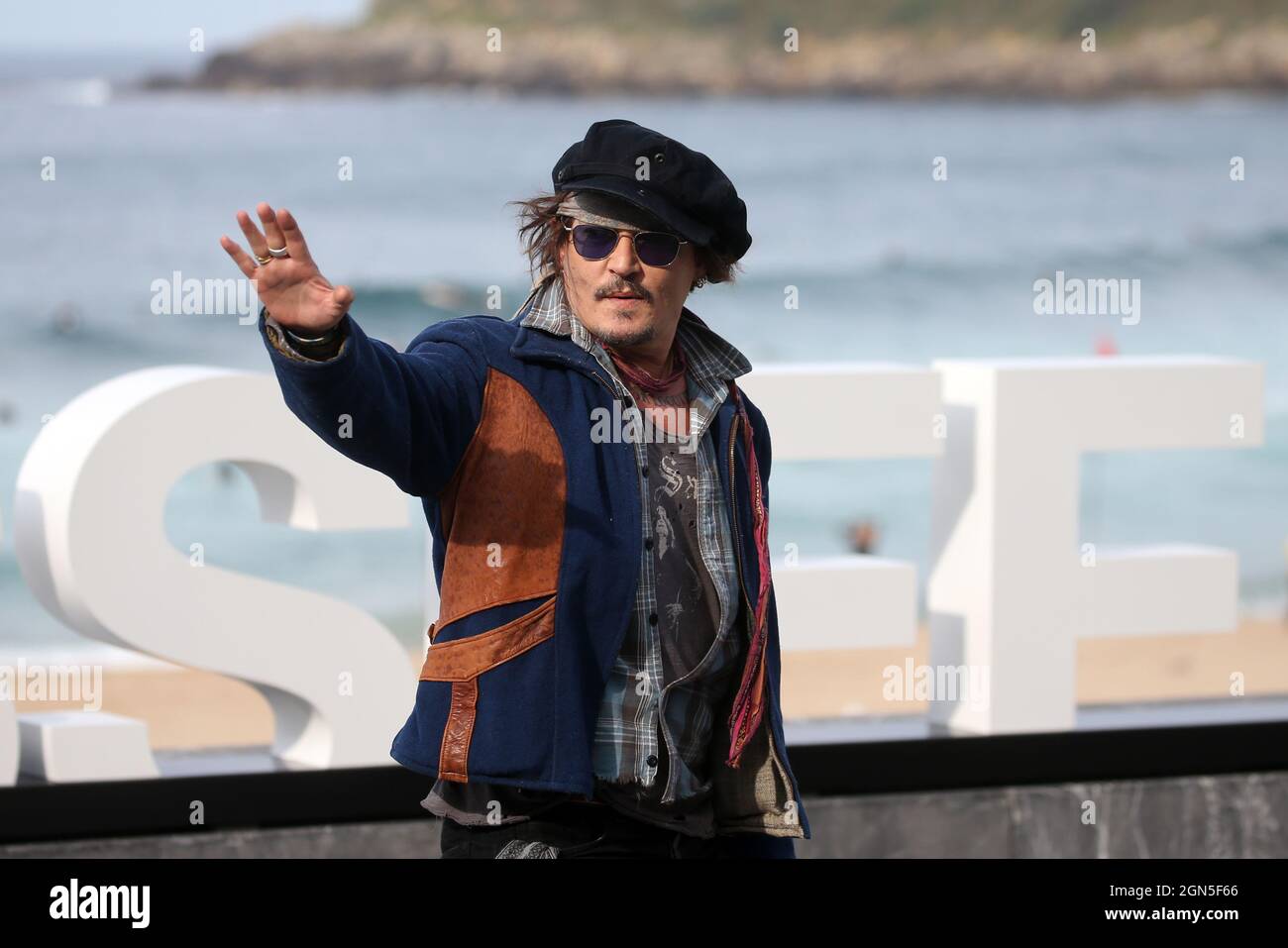 San Sebastian, Spagna. 22 settembre 2021. L'attore Johnny Depp partecipa alla 69a edizione del San Sebastian International Film Festival di San Sebastian, in Spagna, il 22 settembre 2021. Credit: Isabel Infantes/Xinhua/Alamy Live News Foto Stock