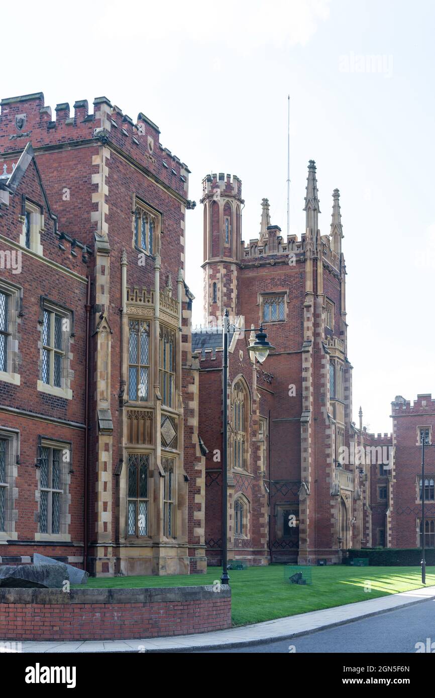 The Lanyon Building, Queen's University Belfast, Queens Quarter, City of Belfast, Northern Ireland, Regno Unito Foto Stock