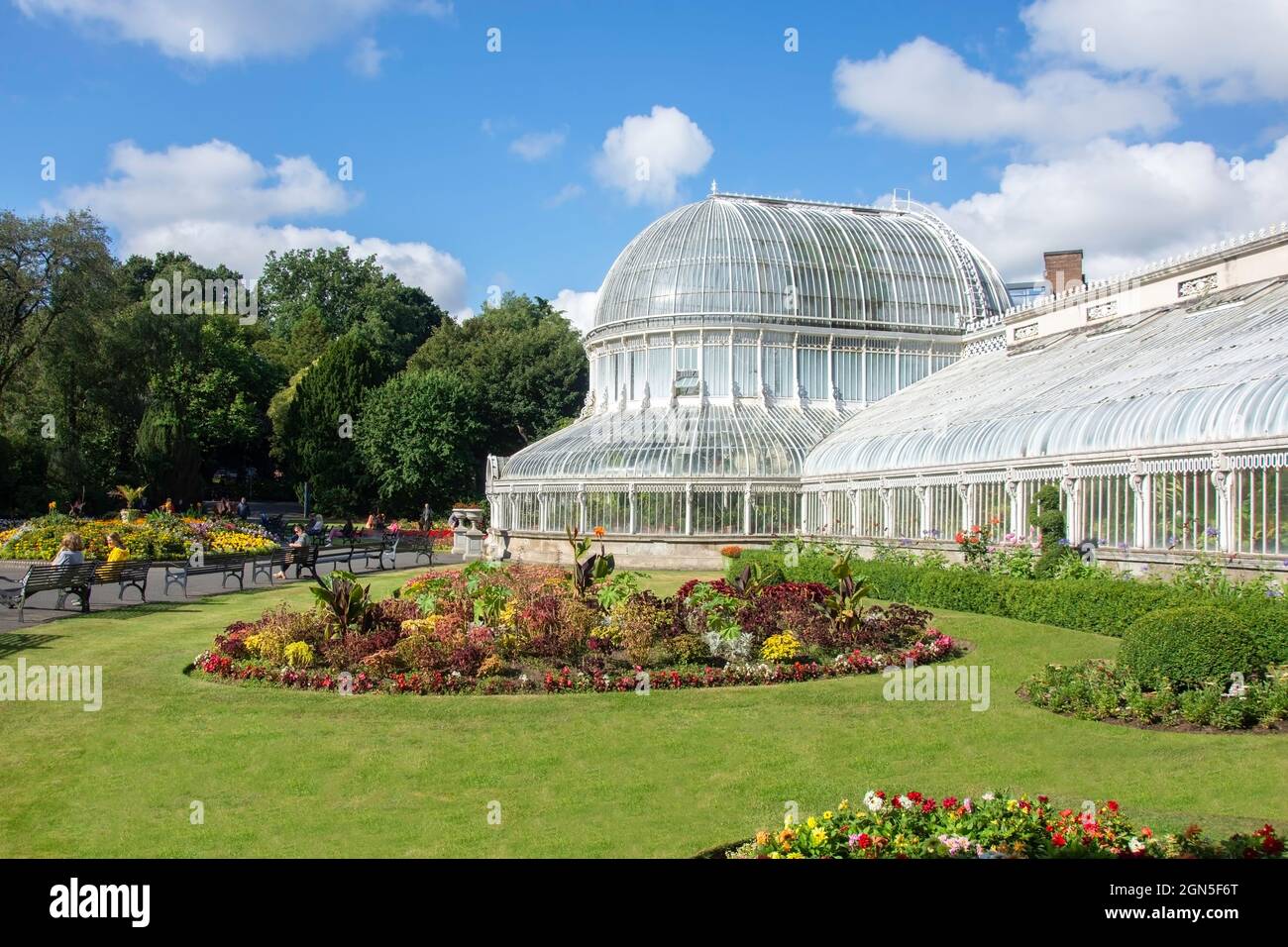 Serra a cupola vittoriana, giardini botanici, Queens Quarter, città di Belfast, Irlanda del Nord, Regno Unito Foto Stock