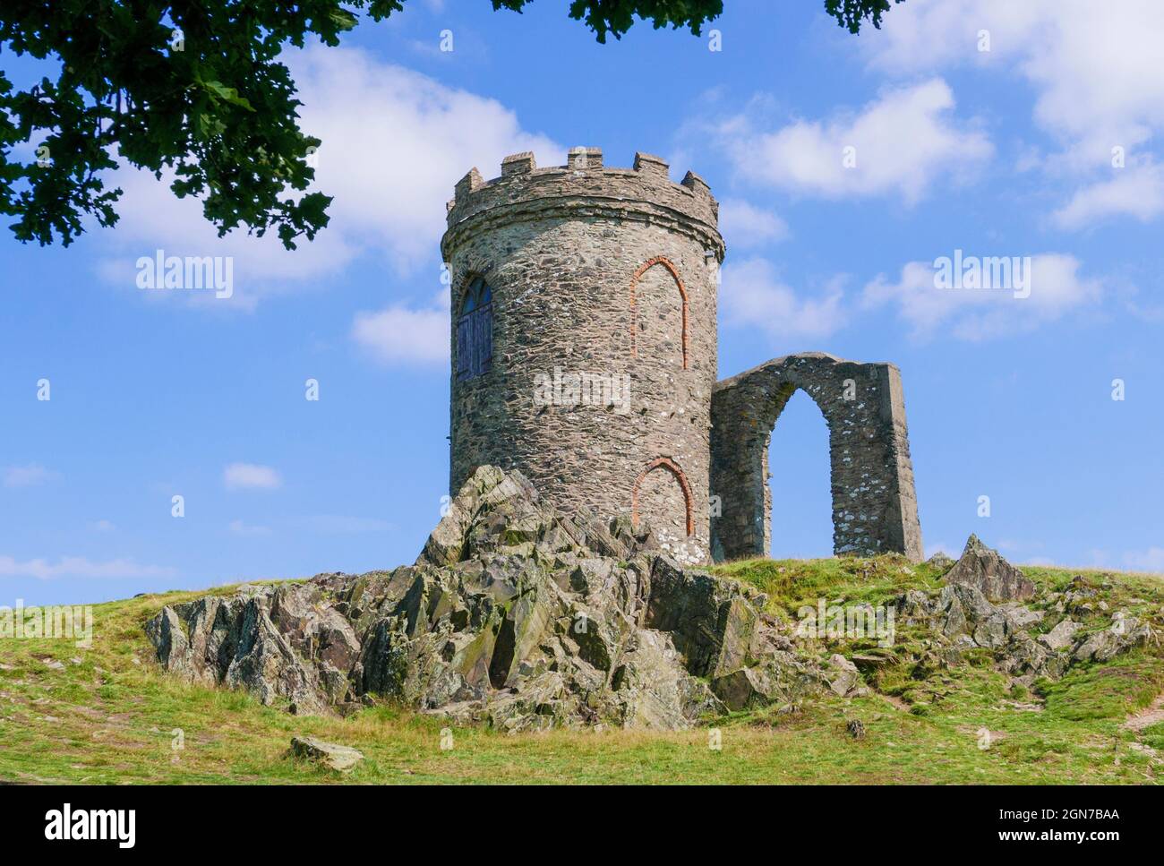 Bradgate Park Old John Tower Bradgate Park, Newtown Linford, Leicester Leicestershire East Midlands Inghilterra Regno Unito Europa Foto Stock