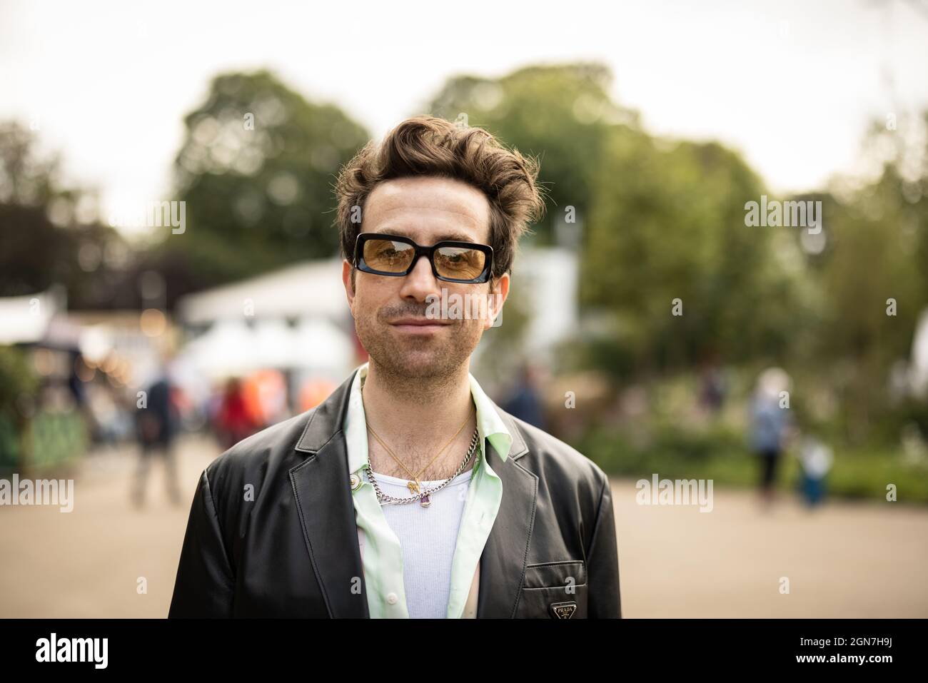 RHS Chelsea Flower Show 2021. Nick Grimshaw godersi lo spettacolo. Credito: Mark Spencer/Alamy Foto Stock