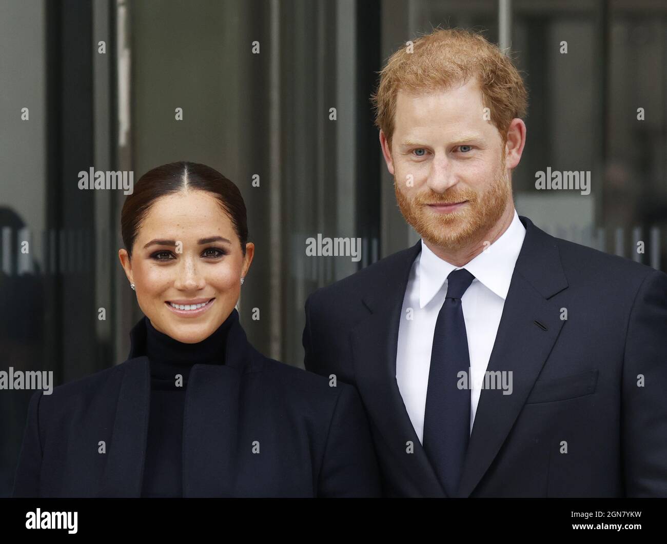 New York, Stati Uniti. 23 settembre 2021. Il principe Harry e Meghan, il duca e la duchessa del Sussex, escono dal One World Trade Center a New York City giovedì 23 settembre 2021. Foto di John Angelillo/UPI Credit: UPI/Alamy Live News Foto Stock