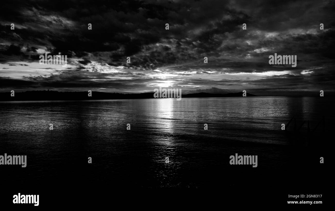 Auchencairn Bay in bianco e nero Foto Stock