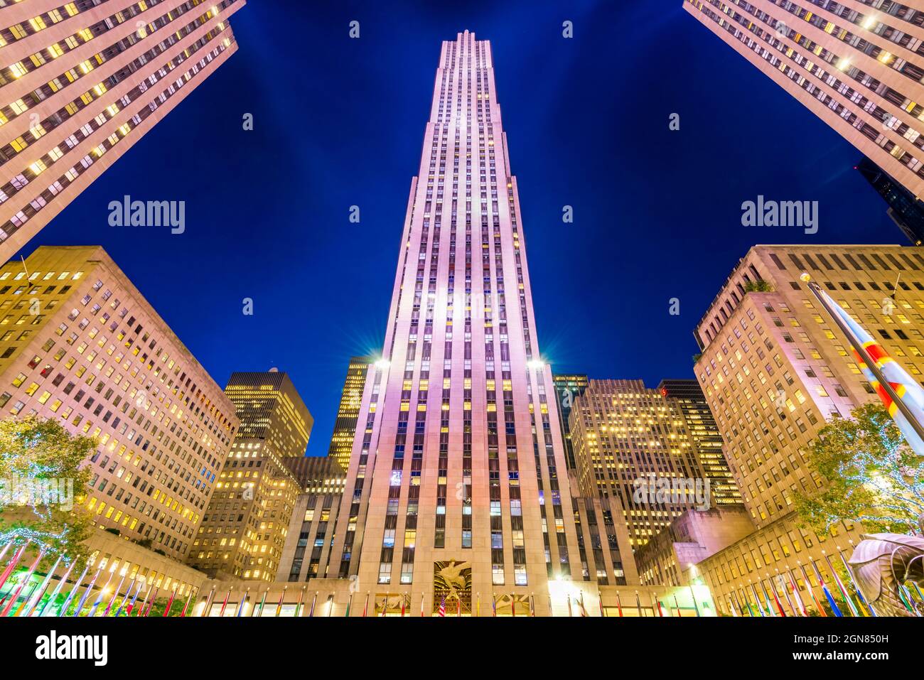 New York City, Stati Uniti d'America - Settembre 2019: Rockefeller Center, vista dal Rockefeller Plaza, 5th Avenue, Manhattan Foto Stock