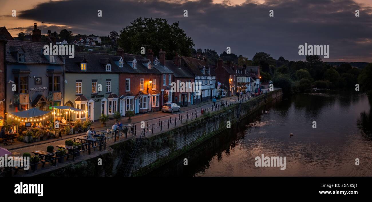 Il fiume Severn come scorre attraverso Bewdley in Worcestershire in una serata di settembre. Foto Stock