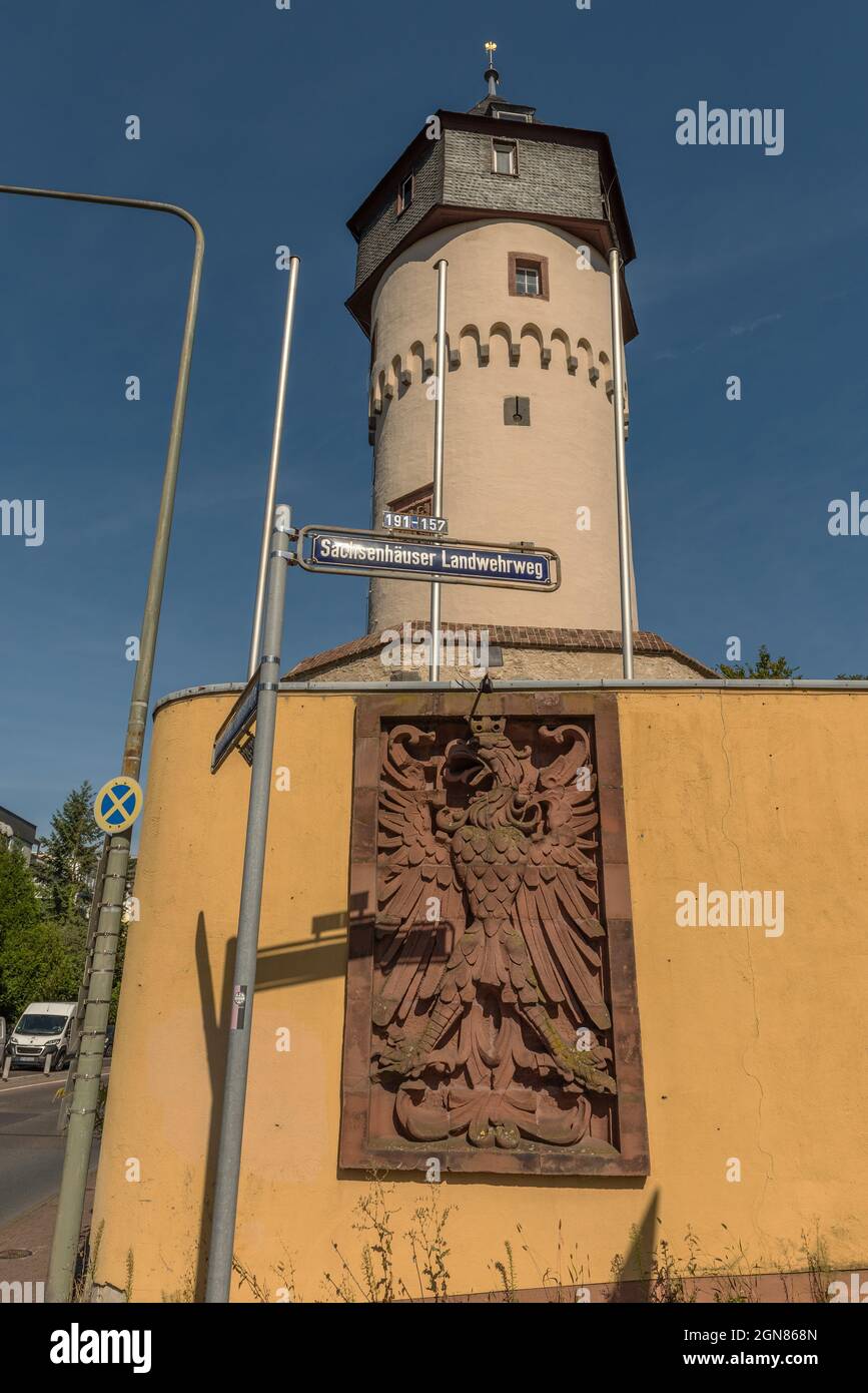 Vista della torre di avvistamento di Sachsenhausen a Francoforte, Germania Foto Stock