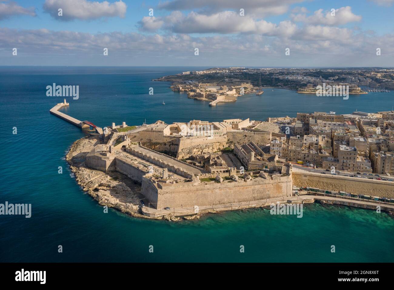 Malta, Regione Sud Orientale, Valletta, veduta aerea delle fortificazioni costiere di Fort Saint Elmo Foto Stock