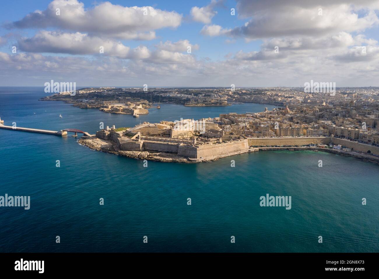 Malta, Regione Sud Orientale, Valletta, veduta aerea delle fortificazioni costiere di Fort Saint Elmo Foto Stock