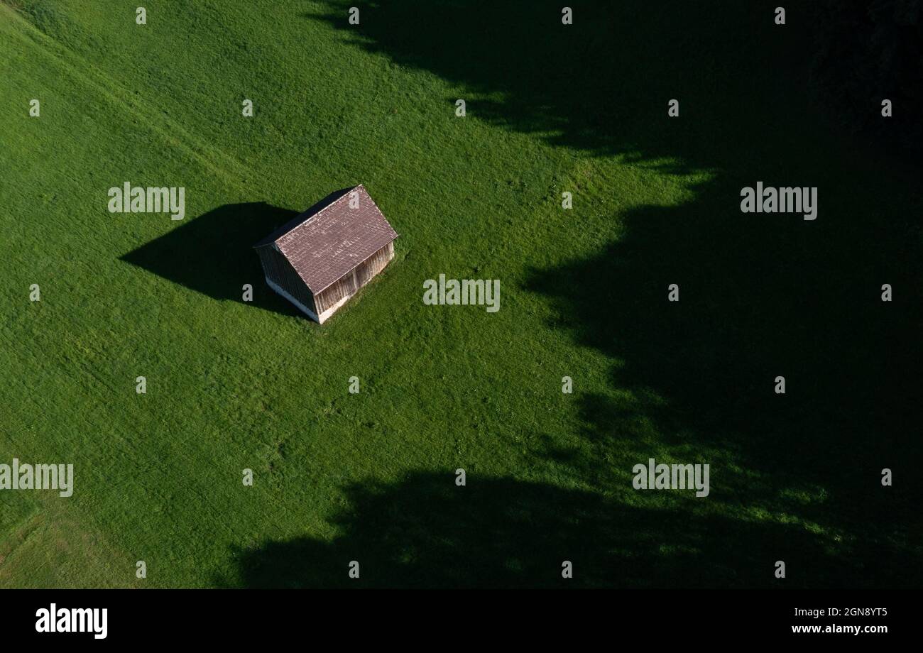 Vista del drone di fienile appartato Foto Stock