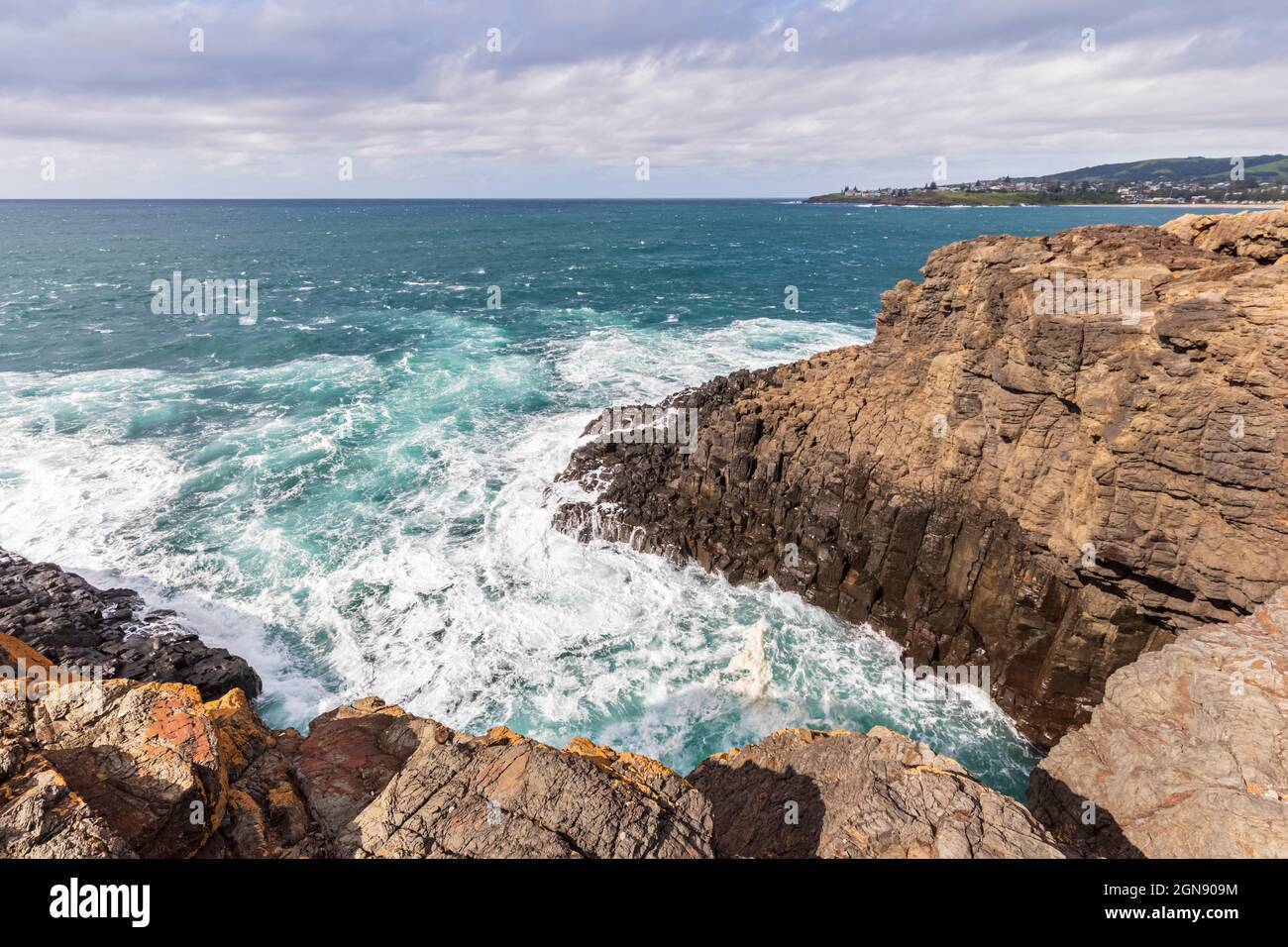 Scogliere costiere dello stretto di Bass Foto Stock