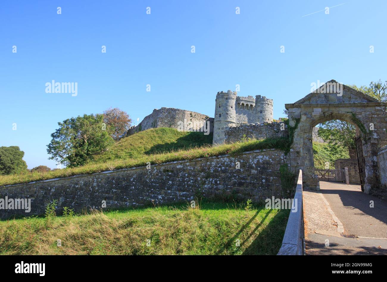 Castello di Carisbrooke, Isola di Wight, 2021. Il castello di Carisbrooke è stato una fortezza di artiglieria, una prigione del re e una residenza estiva reale, ora è un Foto Stock