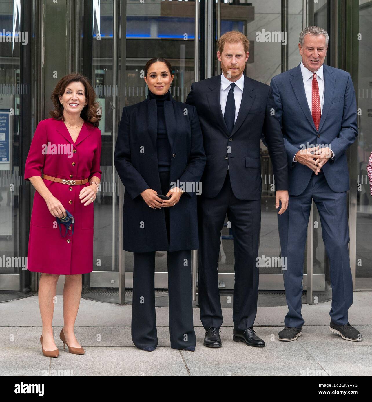 New York, Stati Uniti. 23 settembre 2021. Il Duca e la Duchessa del Sussex, il Principe Harry e Meghan visitano un Osservatorio Mondiale al 102o piano della Freedom Tower del World Trade Center. Sono stati accompagnati dal governatore Kathy Hochul, dal sindaco Bill de Blasio, dalla moglie Chirlane McCray e dal figlio Dante. (Foto di Lev Radin/Pacific Press) Credit: Pacific Press Media Production Corp./Alamy Live News Foto Stock