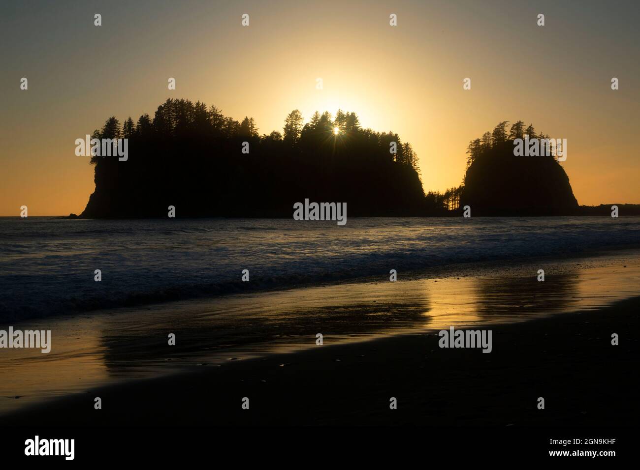 James Island Sunset, la Push, riserva indiana di Quileute, Washington Foto Stock