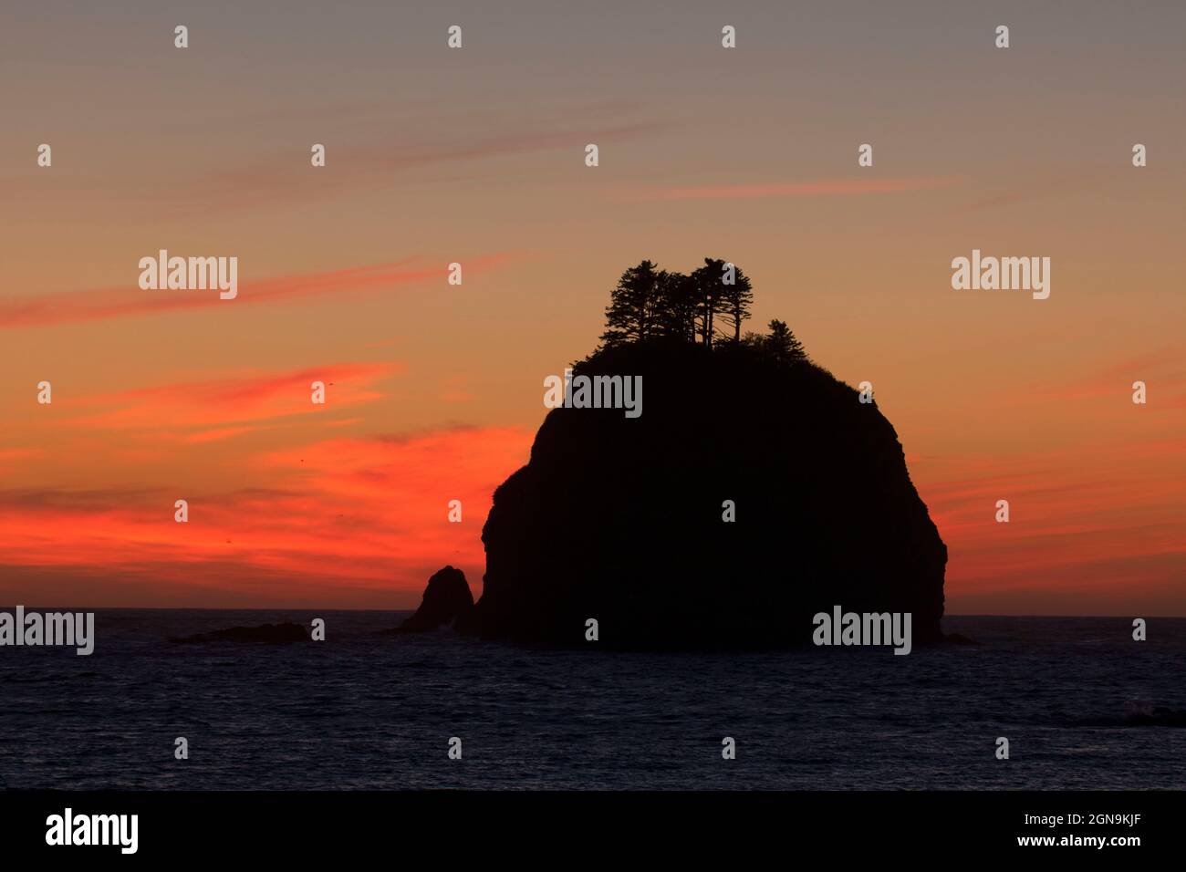 Seastack Dusk, la Push, Quileute Indian Reservation, Washington Foto Stock