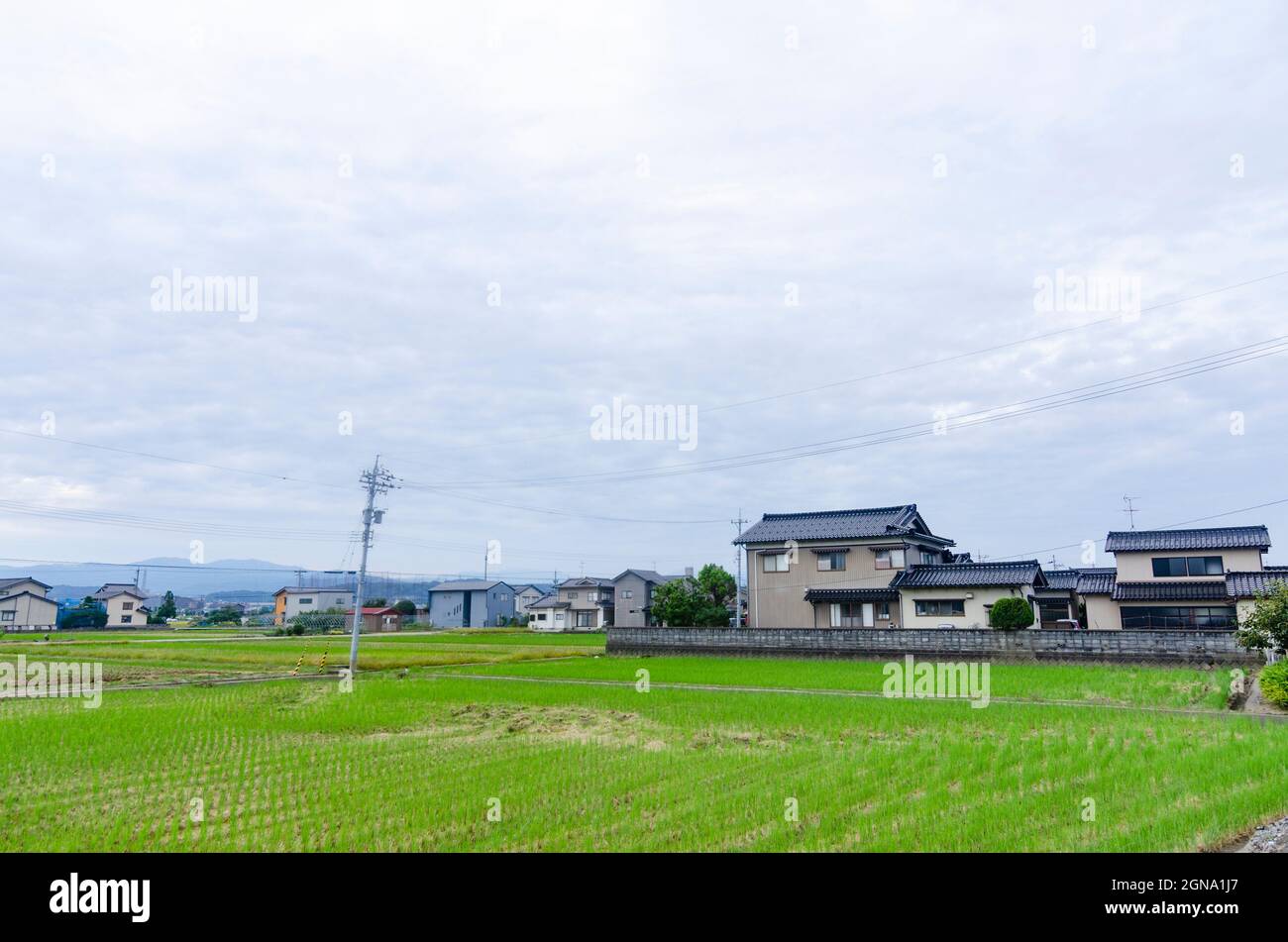Case rurali di Kanazawa, architettura tradizionale, fascino della campagna, fattorie giapponesi, paesaggi rurali Foto Stock