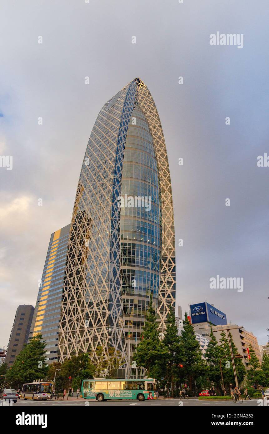 Tokyo, Neon-lit, Streets, Shinjuku, Shibuya, Giappone, segnaletica neon, futuristica, urbana, vita notturna Foto Stock