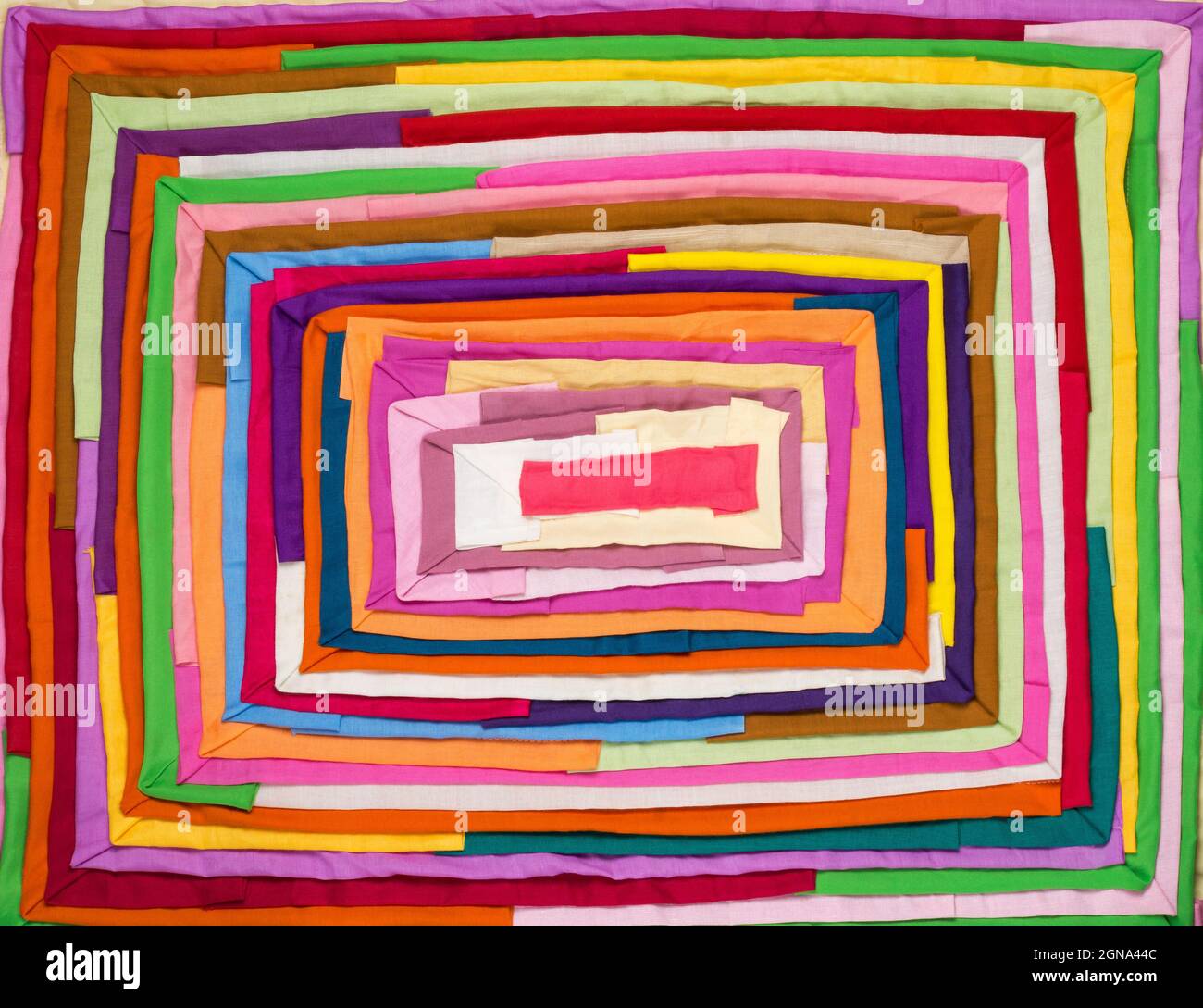 tessuti patchwork colorati, astratto di prodotti artigianali colorati, carta da parati di fondo Foto Stock