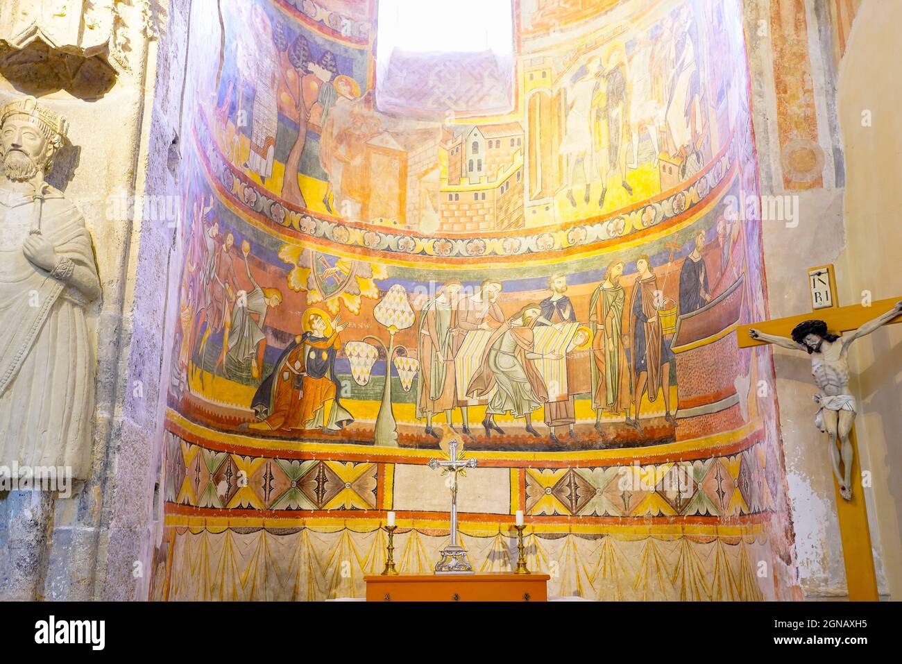 Lapidazione di Santo Stefano, particolare di affresco nell'abside meridionale. La più grande serie di murales figurativi della Svizzera, dipinti c.. A.D. 800 e romanico f Foto Stock