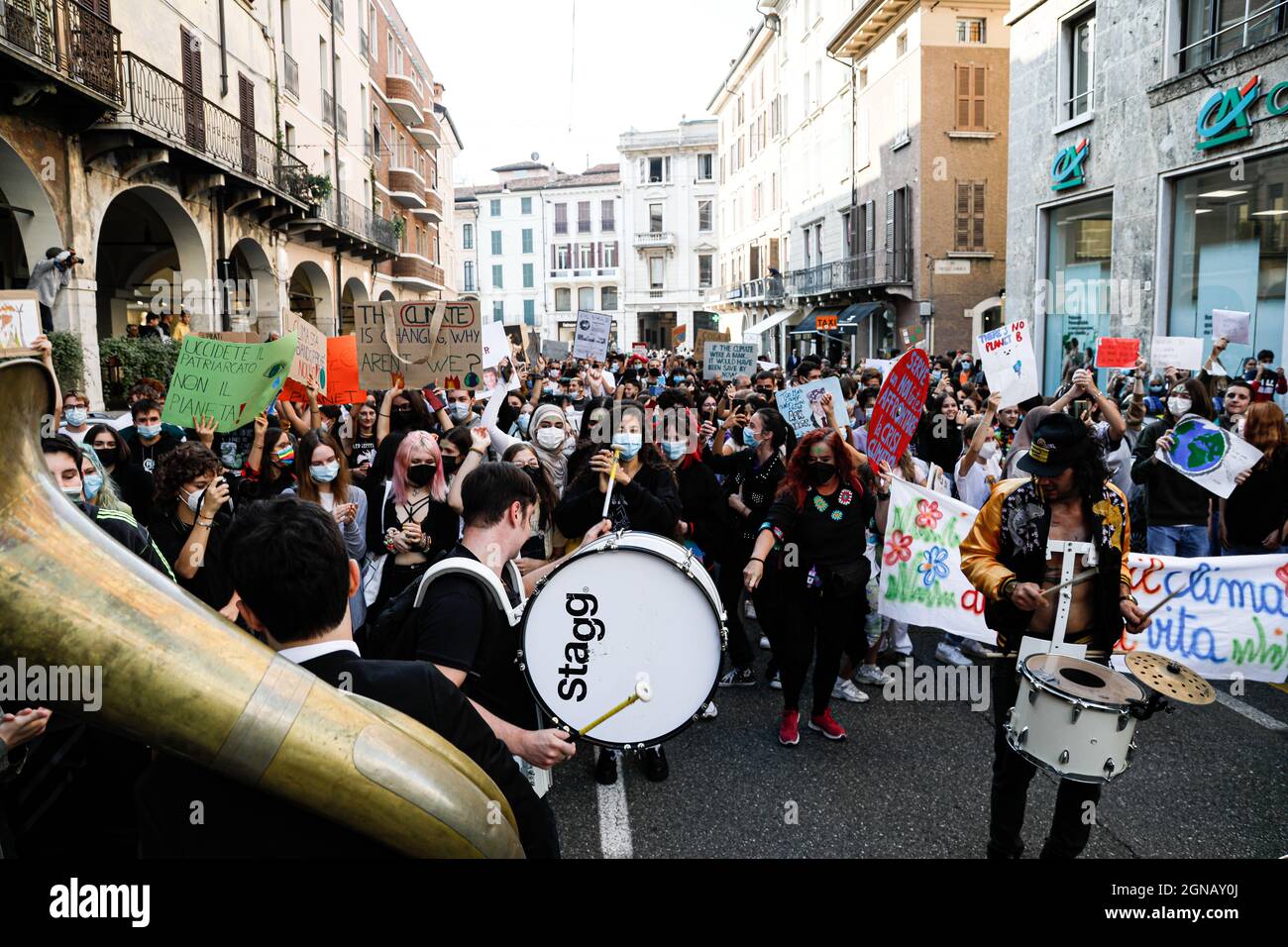 2021 settembre 24, Brescia, Italia. Venerdì per il movimento futuro. Manifestazione degli studenti in piazza. Credit: Marco Ciccolella/Alamy Live News Foto Stock