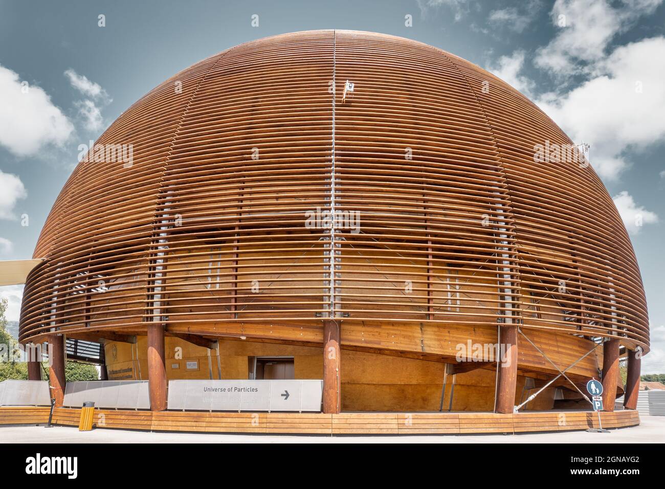 Globe of Science and Innovation al CERN, l'Organizzazione europea per la ricerca nucleare. Centro visitatori, museo e mostre. Foto Stock