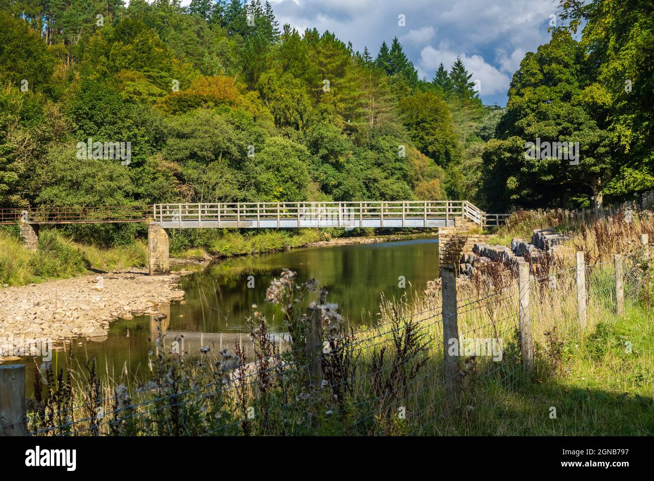 Il South Tyne Trail segue il percorso del fiume South Tyne dalla sorgente a Haltwhistle. Aperto a escursionisti e ciclisti, è quasi 23 miglia (36 Foto Stock